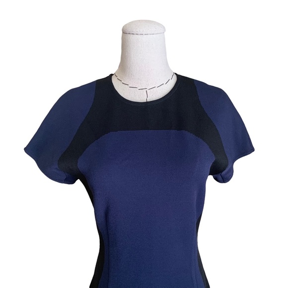 St. John Color Block Knit Fitted Sheath Dress Navy & Black sz 2 - Picture 2 of 8